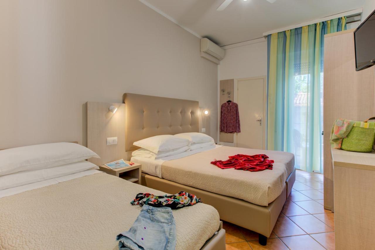 Hotel Cimarosa Riccione Cameră foto
