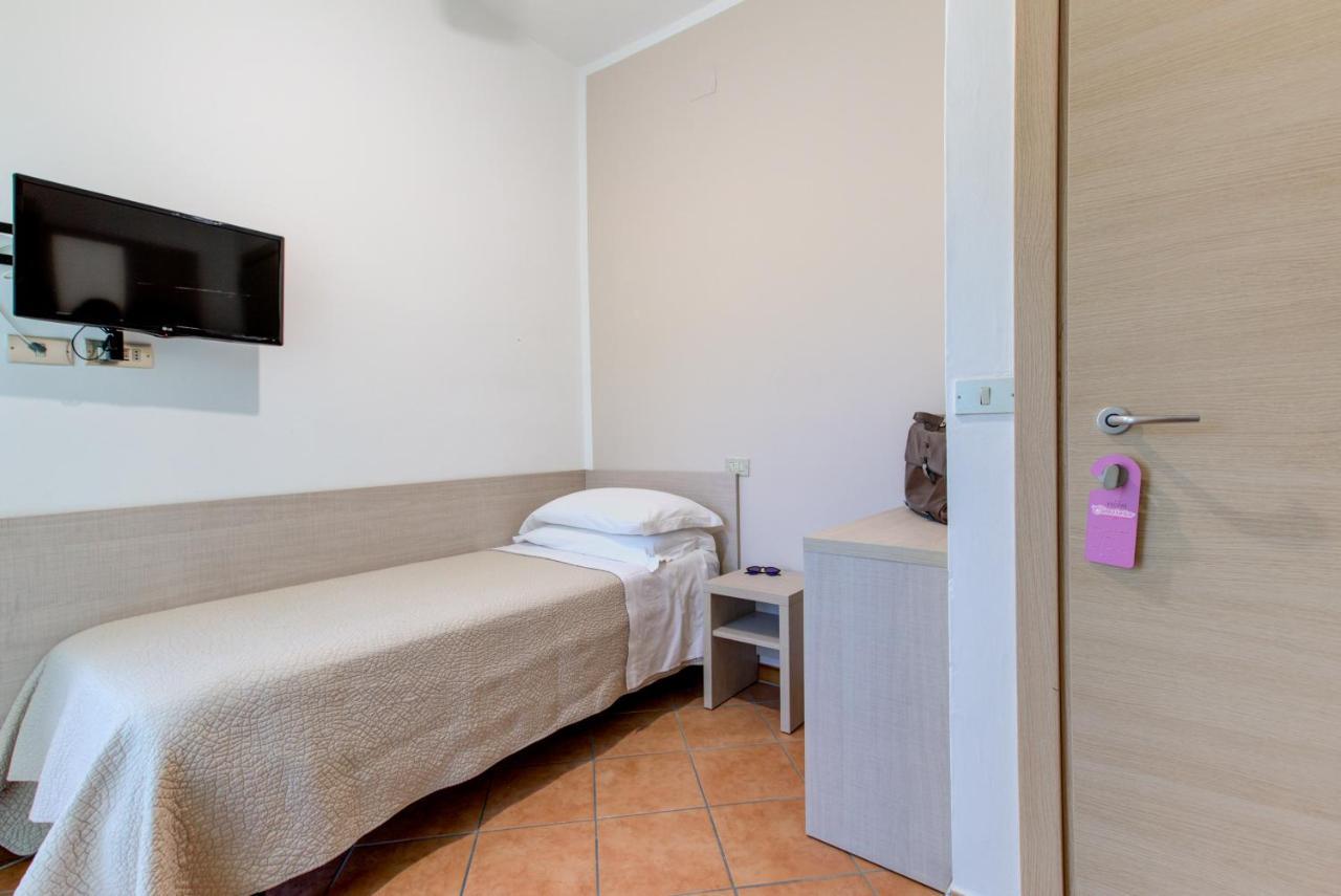 Hotel Cimarosa Riccione Cameră foto
